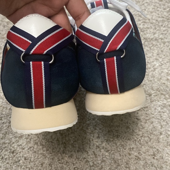 Stylish shoes! - Picture 7 of 9